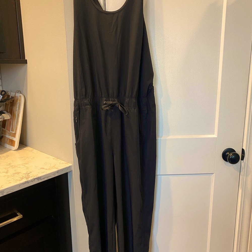 Patagonia Jumpsuit Romper Cross Back Black Lightweight EUC Worn Once!